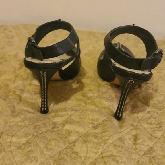 Shoes - Picture 7 of 8